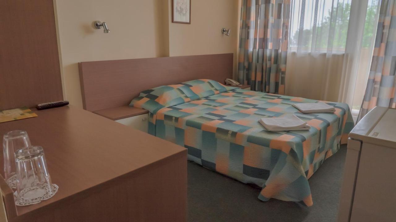 Park Hotel Persey Varna Esterno foto