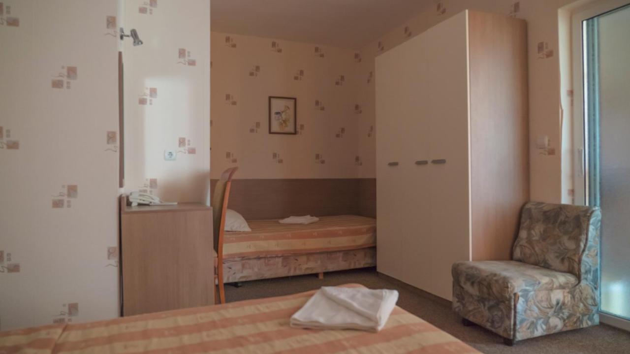 Park Hotel Persey Varna Esterno foto