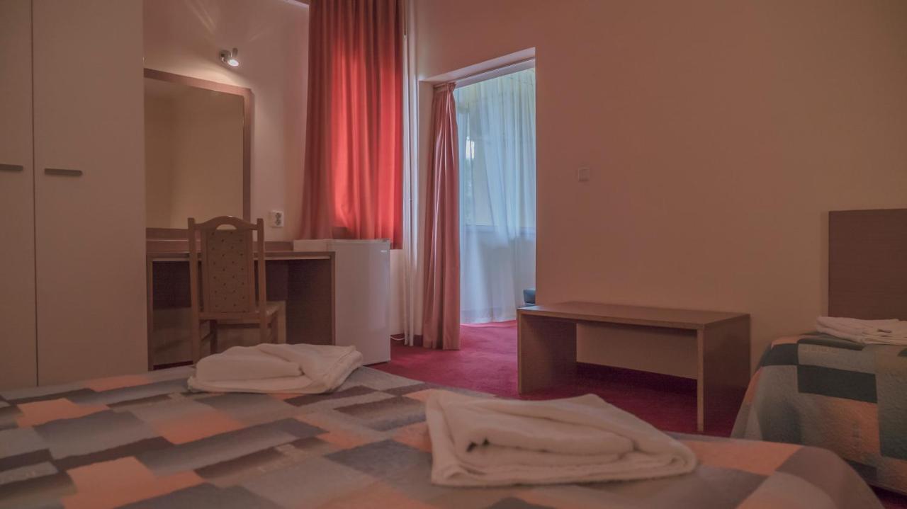 Park Hotel Persey Varna Esterno foto