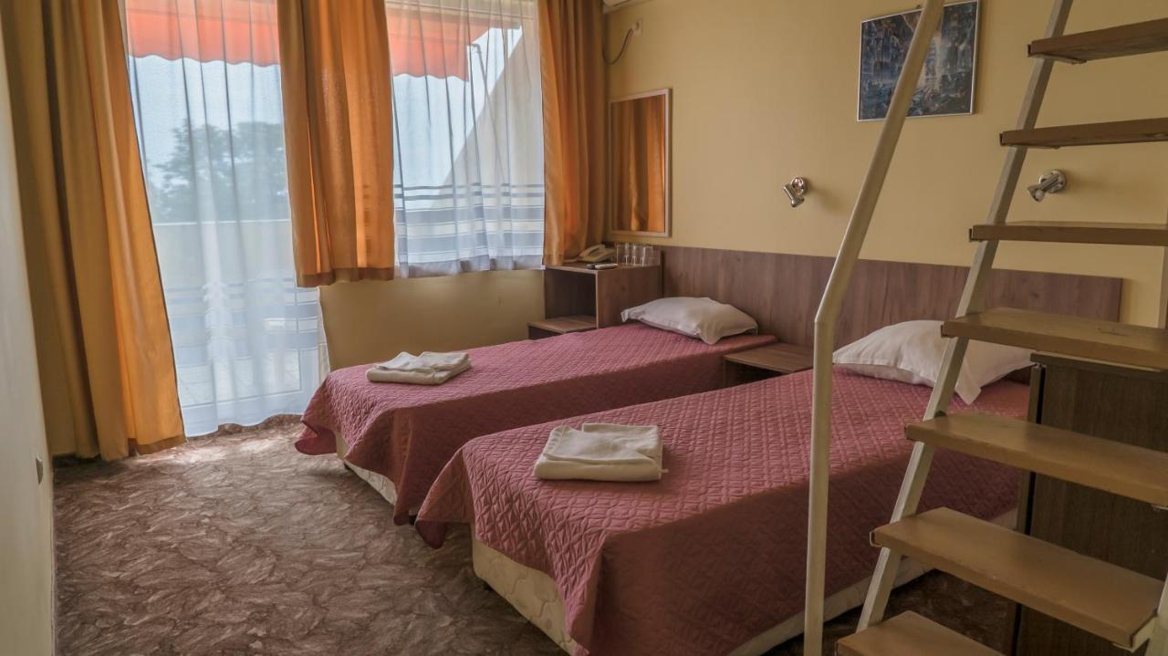 Park Hotel Persey Varna Esterno foto