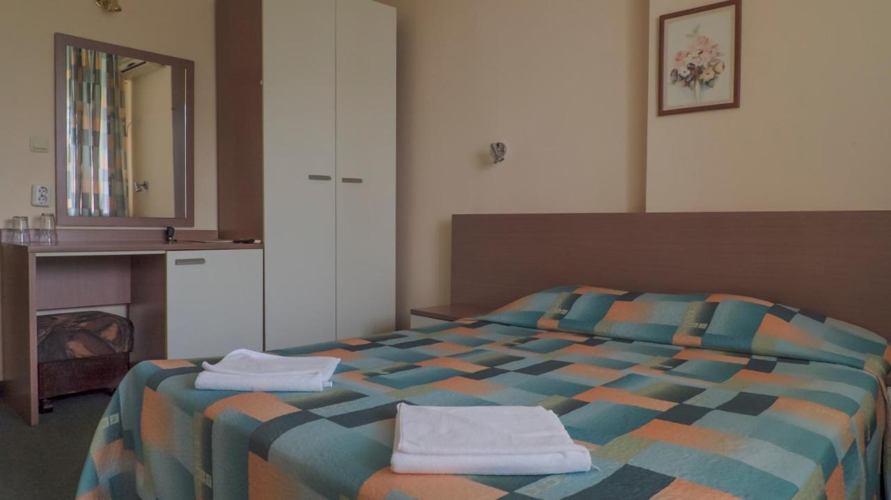 Park Hotel Persey Varna Esterno foto