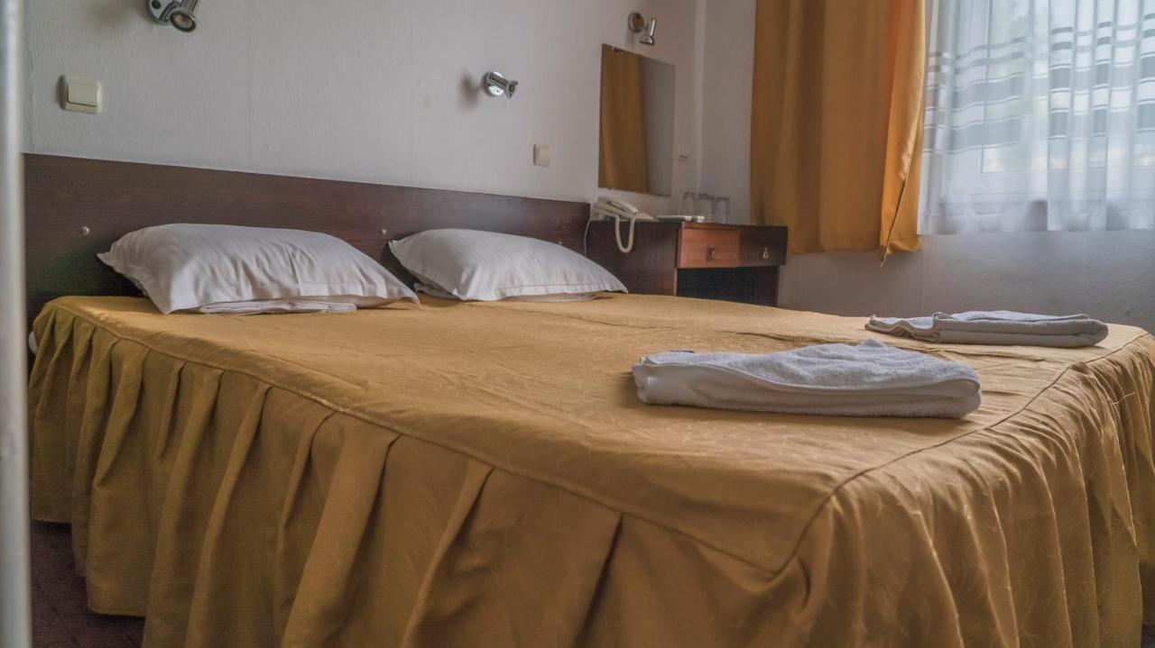 Park Hotel Persey Varna Esterno foto
