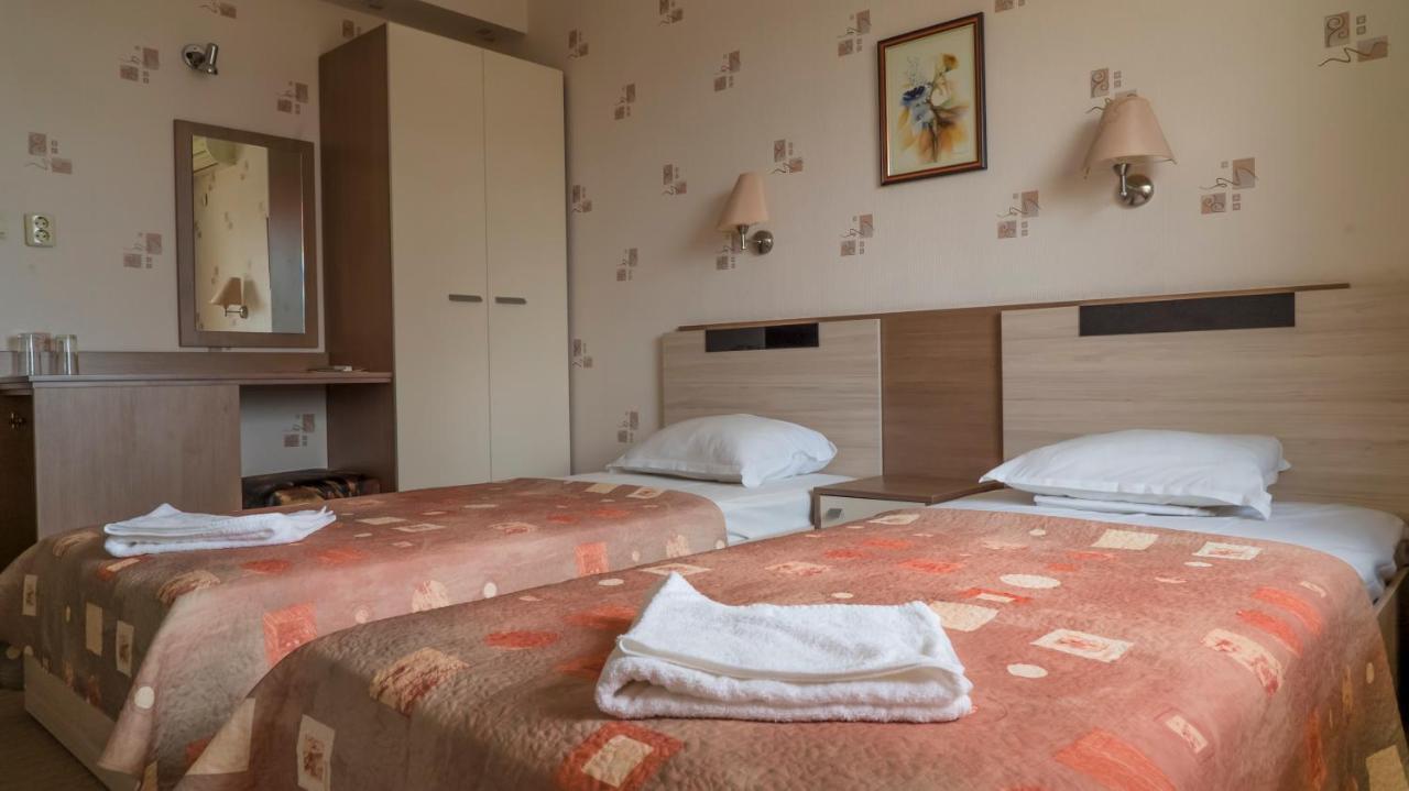 Park Hotel Persey Varna Esterno foto