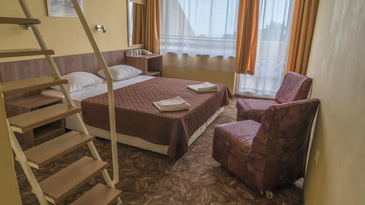 Park Hotel Persey Varna Esterno foto