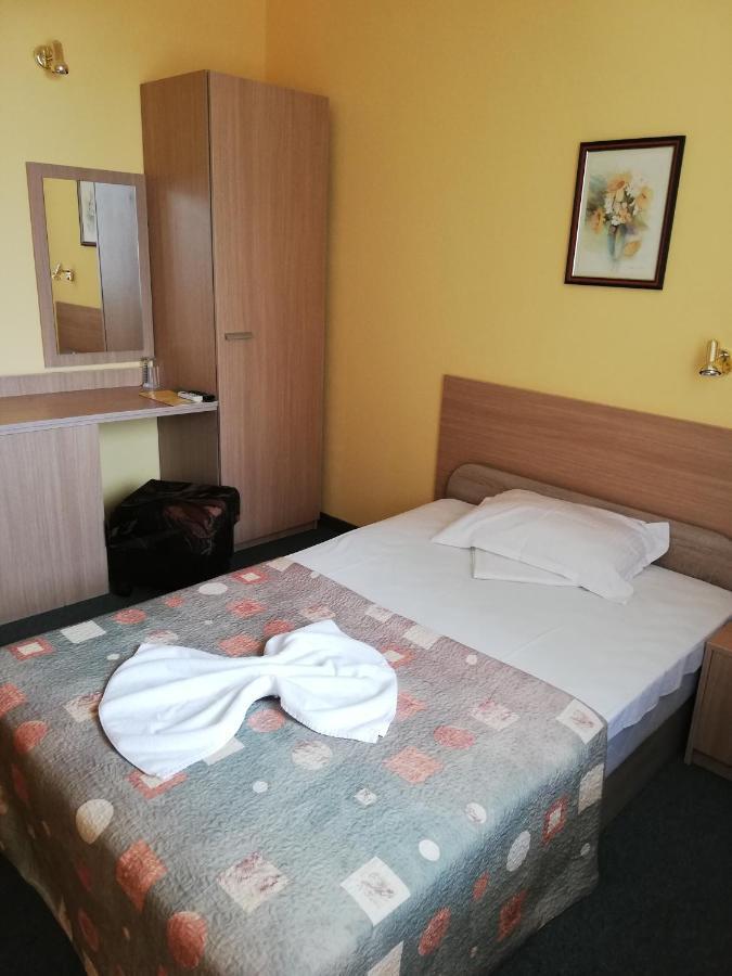 Park Hotel Persey Varna Esterno foto